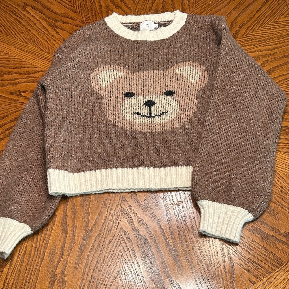 NWOT Luna Ivy Anthropologie Brown Bear Face Cropped Sweater. Size M